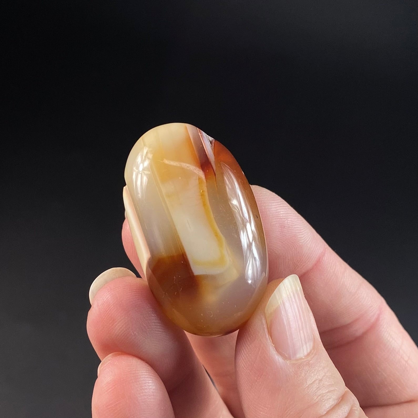 ONE Carnelian Agate Tumbled Stone