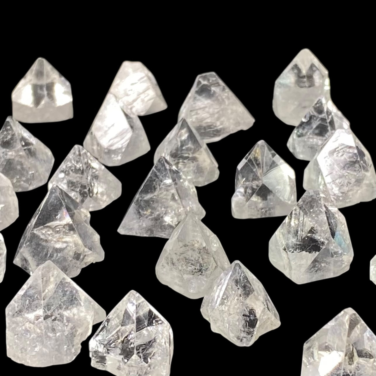 ONE Clear Apophyllite Crystal Point with Brilliant Luster, Four Sizes Available