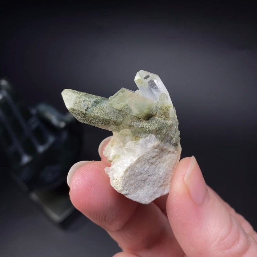 Chlorite Included Quartz Cluster