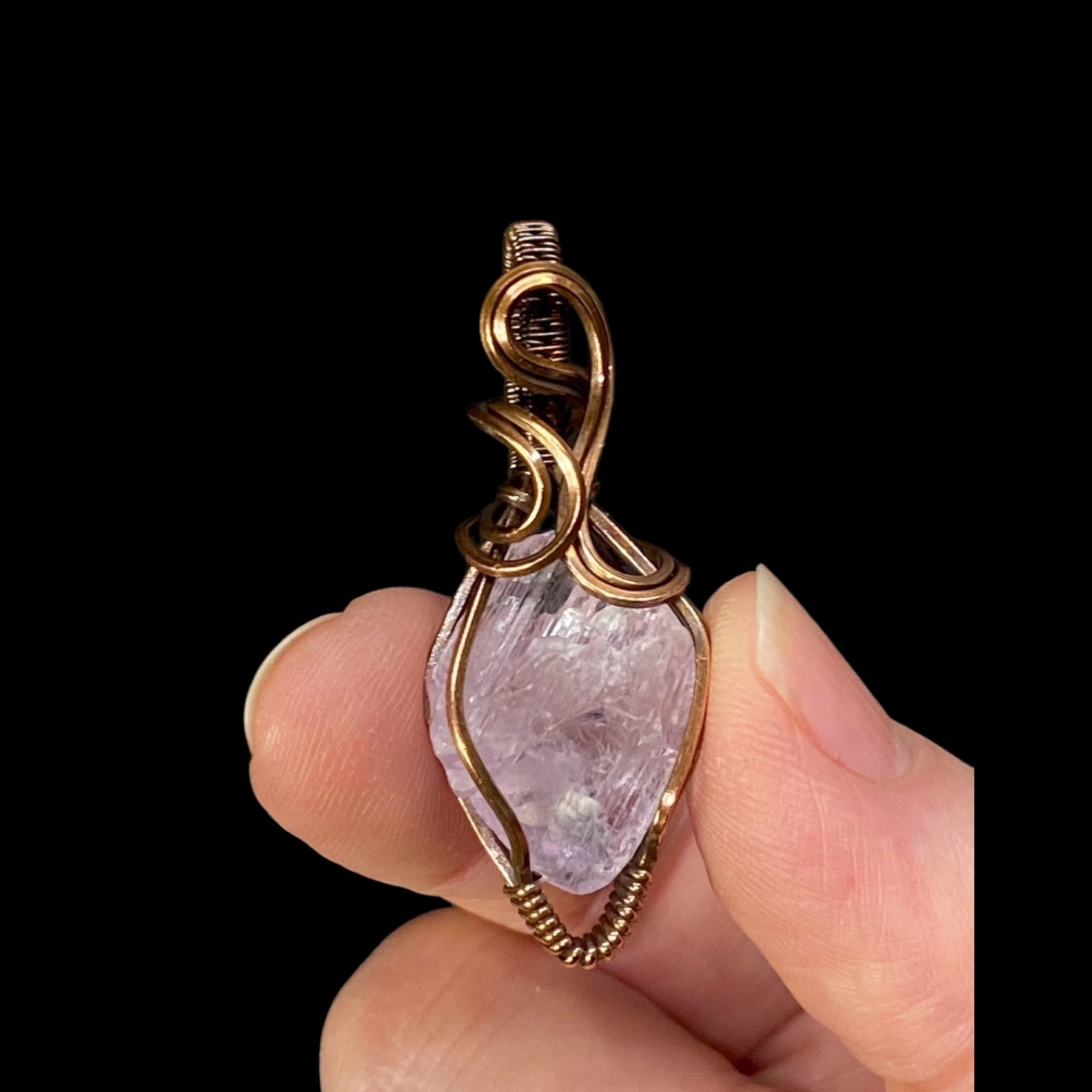 Spodumene var Kunzite & Copper Wire Wrapped Pendant, Fluorescent 365nm Long Wave UV