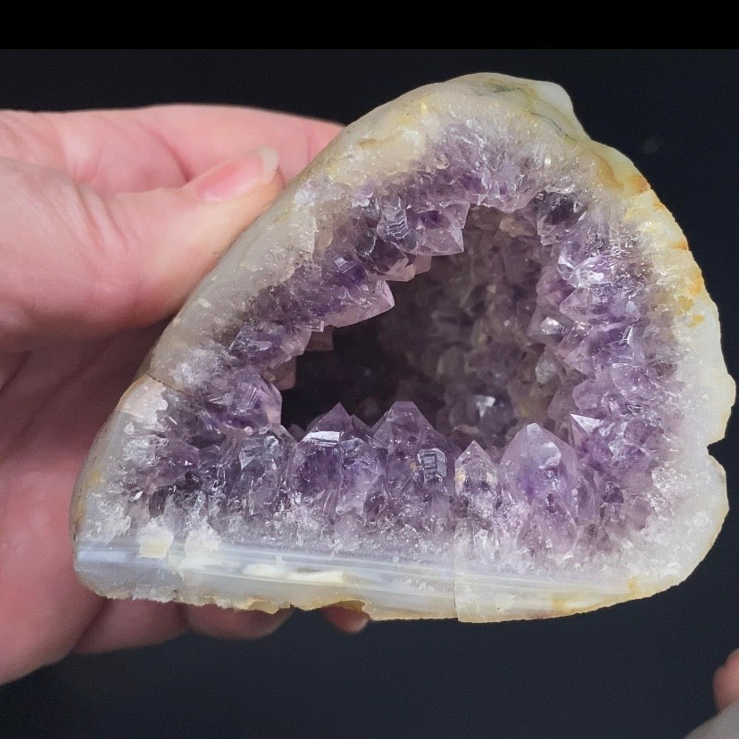Complete Amethyst Geode from Maharashtra, India
