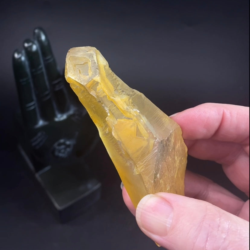 Natural Golden Healer Window Quartz Crystal with Yellow Iron Oxide Surface Coating