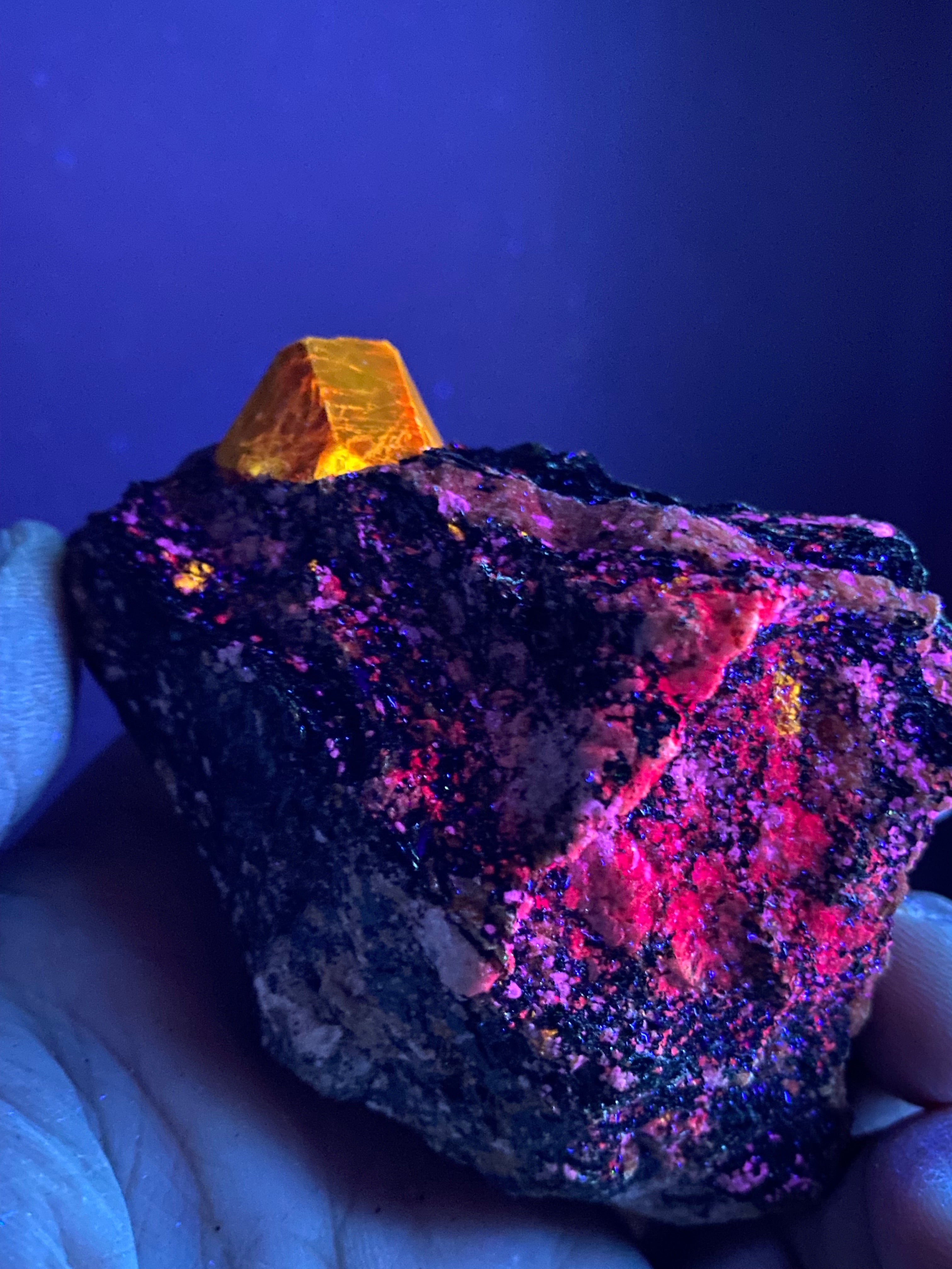 Zircon Crystal with Fluorescent Apatite Inclusions, on Biotite Matrix, Astore Valley, Pakistan