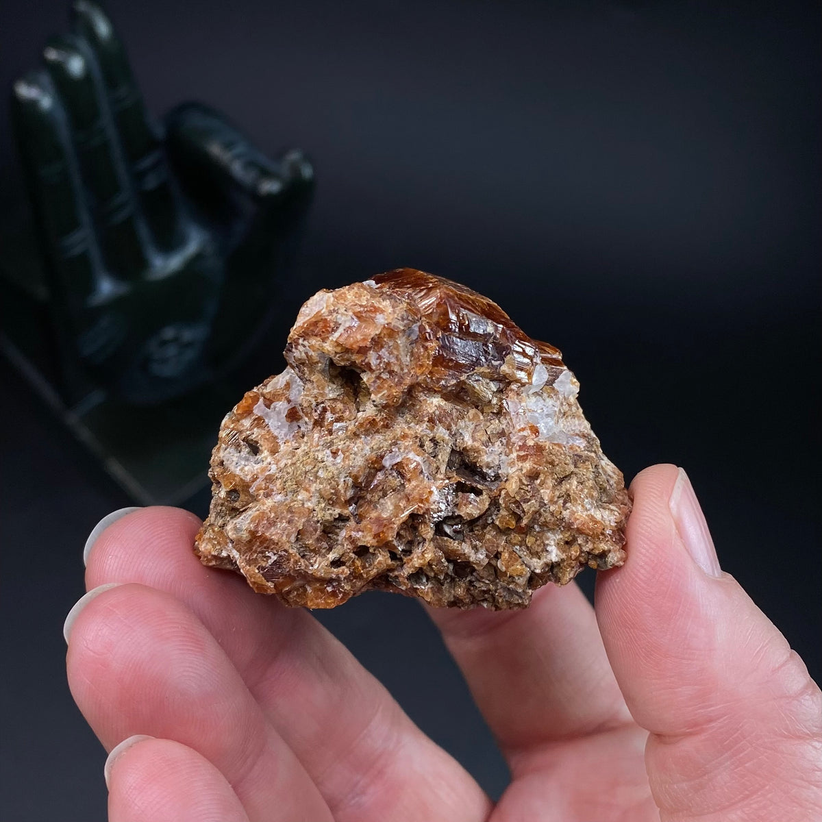 Hessonite Garnets on Fine-Grained Garnet and Quartz Matrix