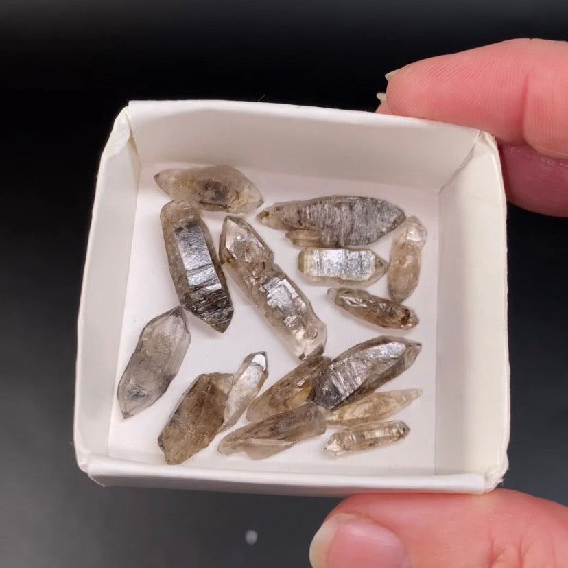 Unique Elongated Double Terminated Petroleum Quartz Crystal Lot 10 grams