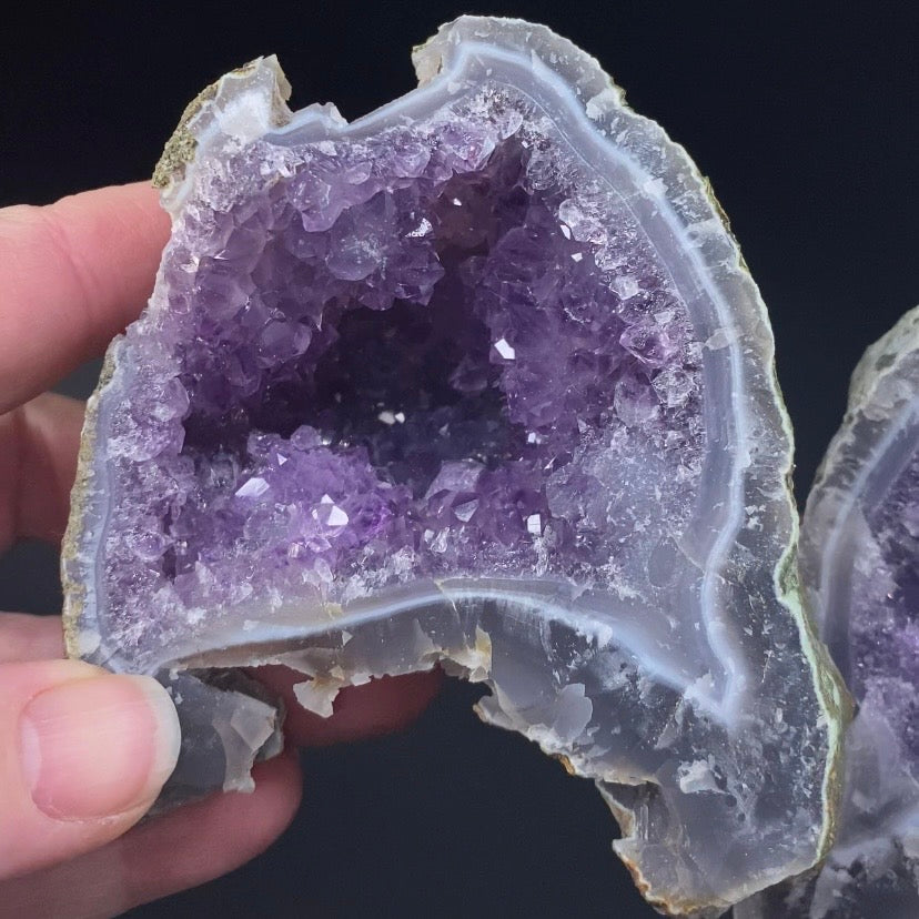 Complete Amethyst Geode from Maharashtra, India
