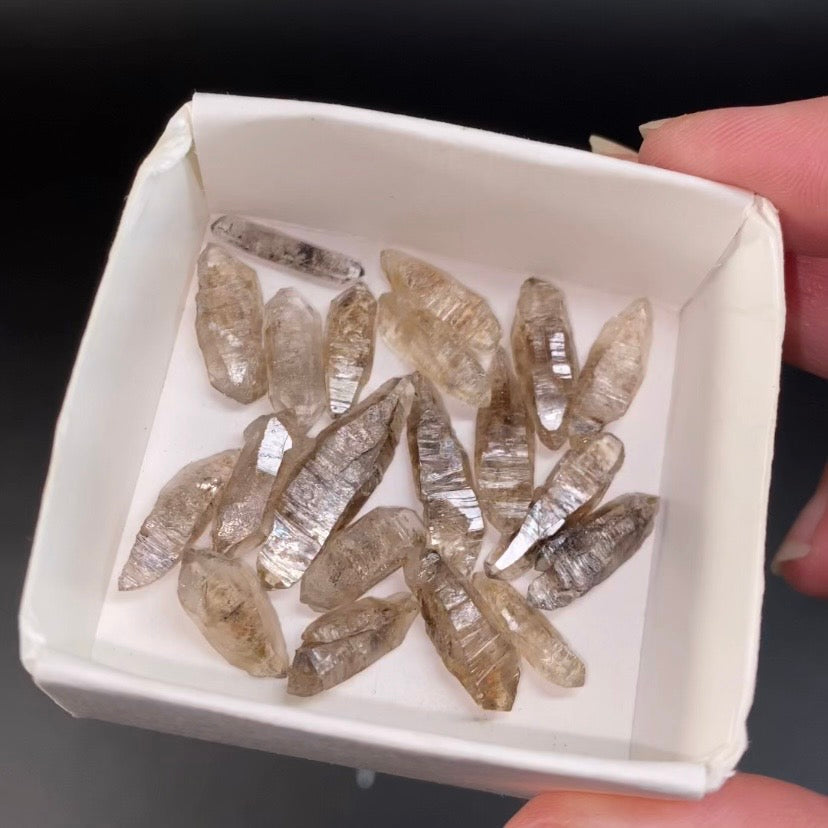 Unique Elongated Double Terminated Petroleum Quartz Crystal Lot 10 grams