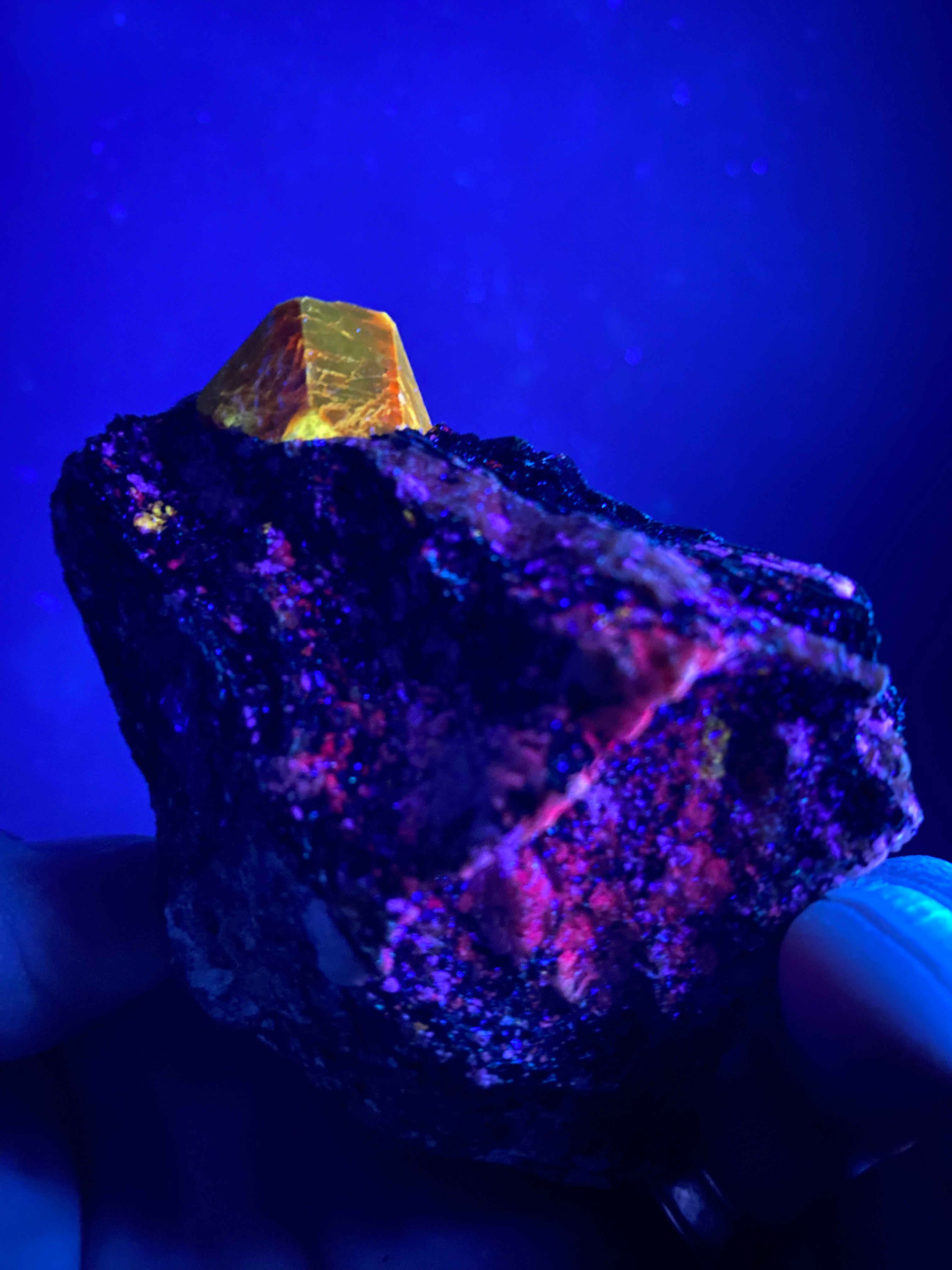 Zircon Crystal with Fluorescent Apatite Inclusions, on Biotite Matrix, Astore Valley, Pakistan