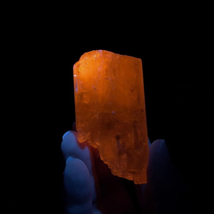 Yellow Spodumene Triphane Crystal Fluorescent Yellow Kunzite