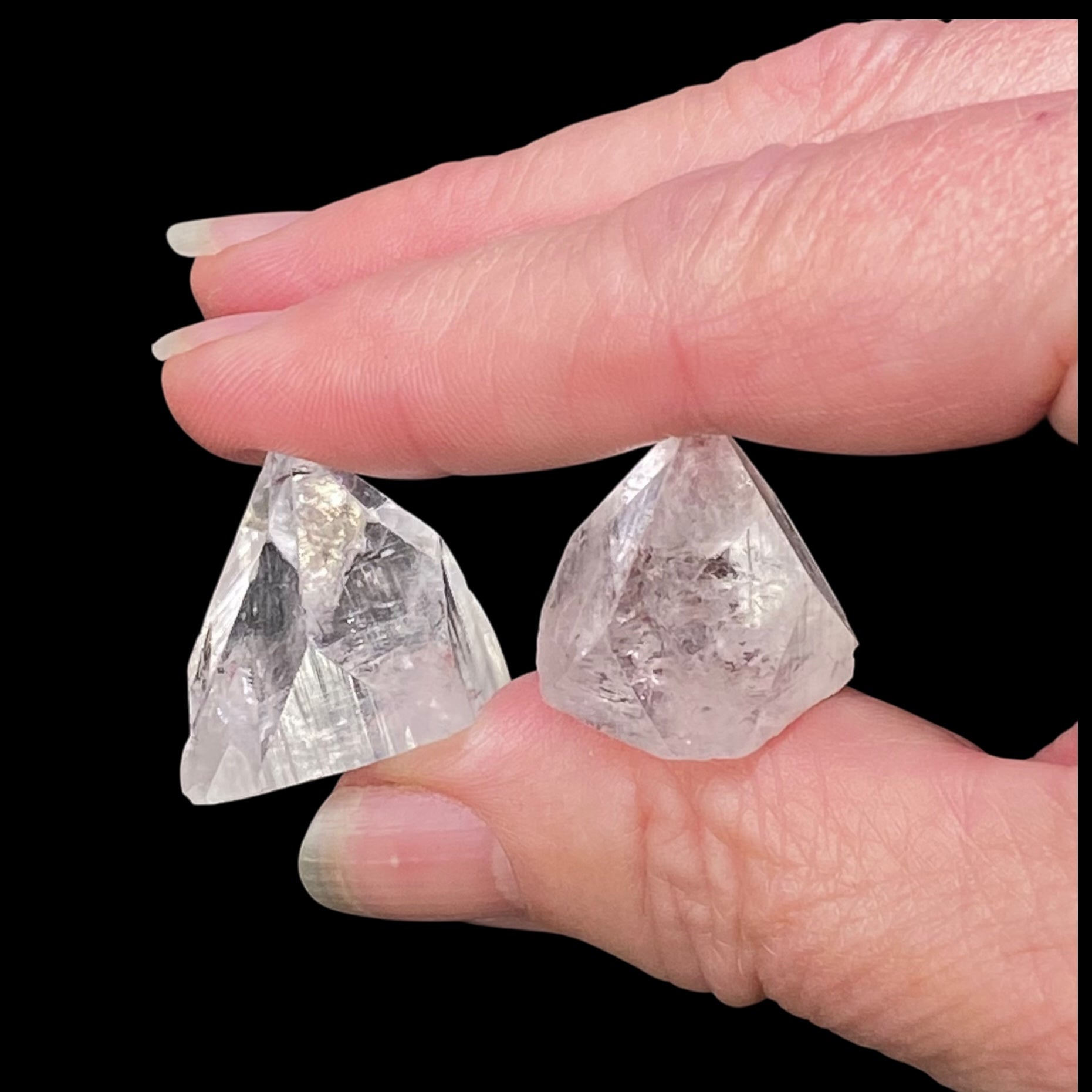 ONE Clear Apophyllite Crystal Point with Brilliant Luster, Four Sizes Available