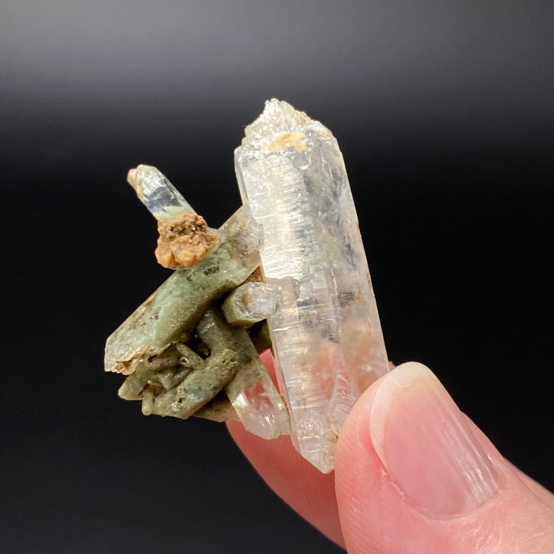 Chlorite Included Quartz Cluster