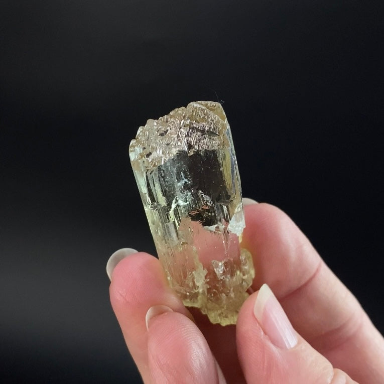 Grade A Yellow Triphane Spodumene Crystal Yellow Kunzite
