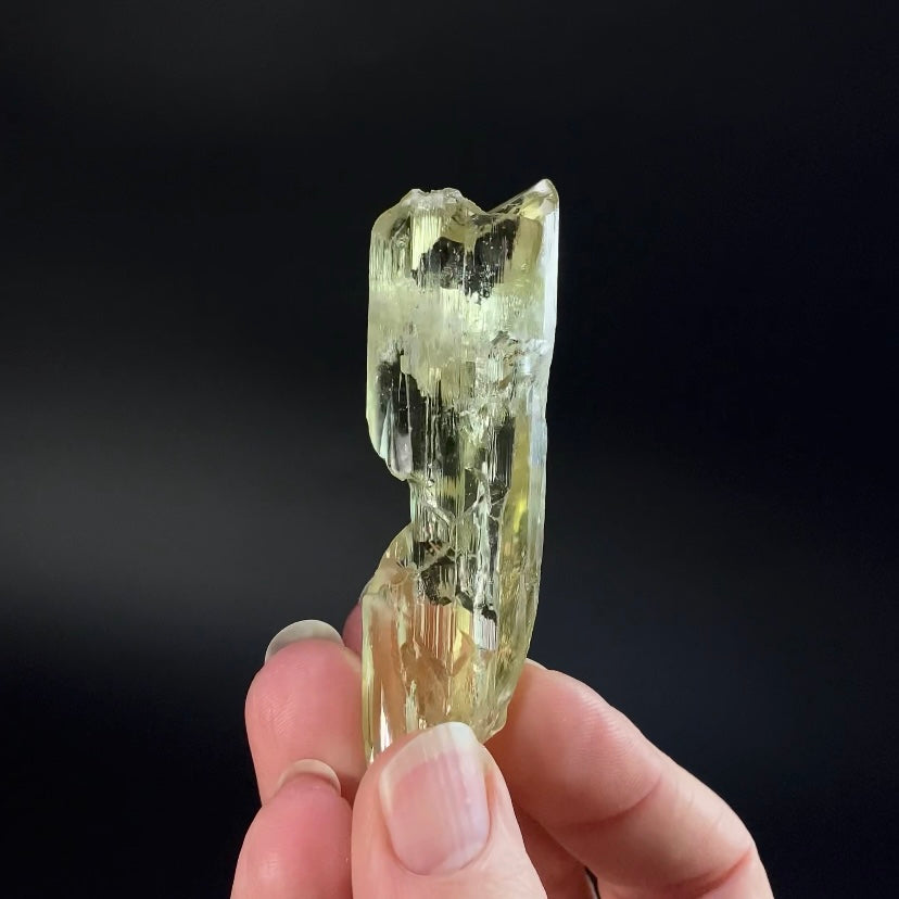 Grade A Yellow Triphane Spodumene Crystal Yellow Kunzite