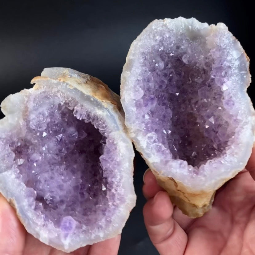 Complete Amethyst Geode from Maharashtra, India