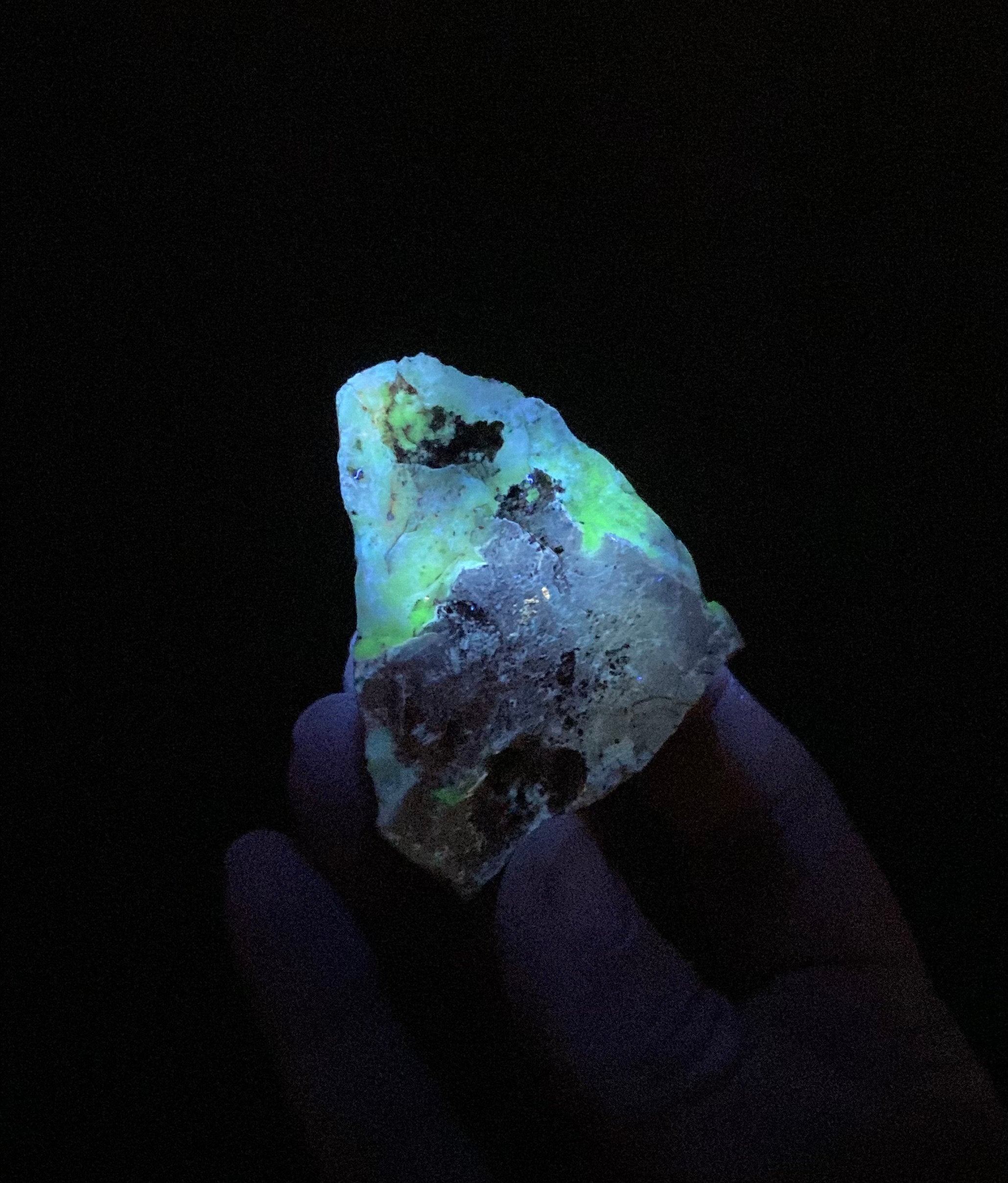 Fluorescent White Common Opal Rough Specimen from Turkey