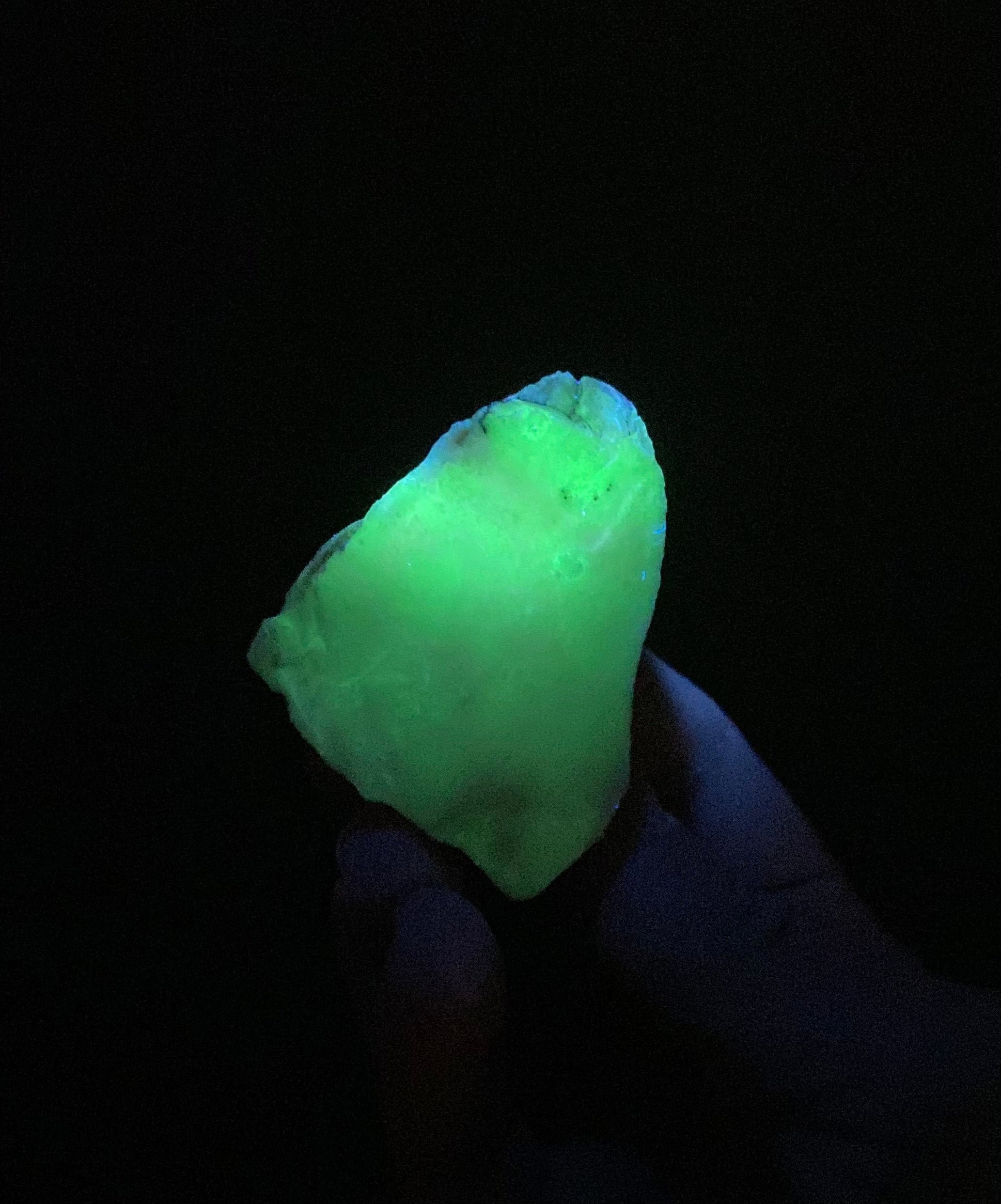 Fluorescent White Common Opal Rough Specimen from Turkey