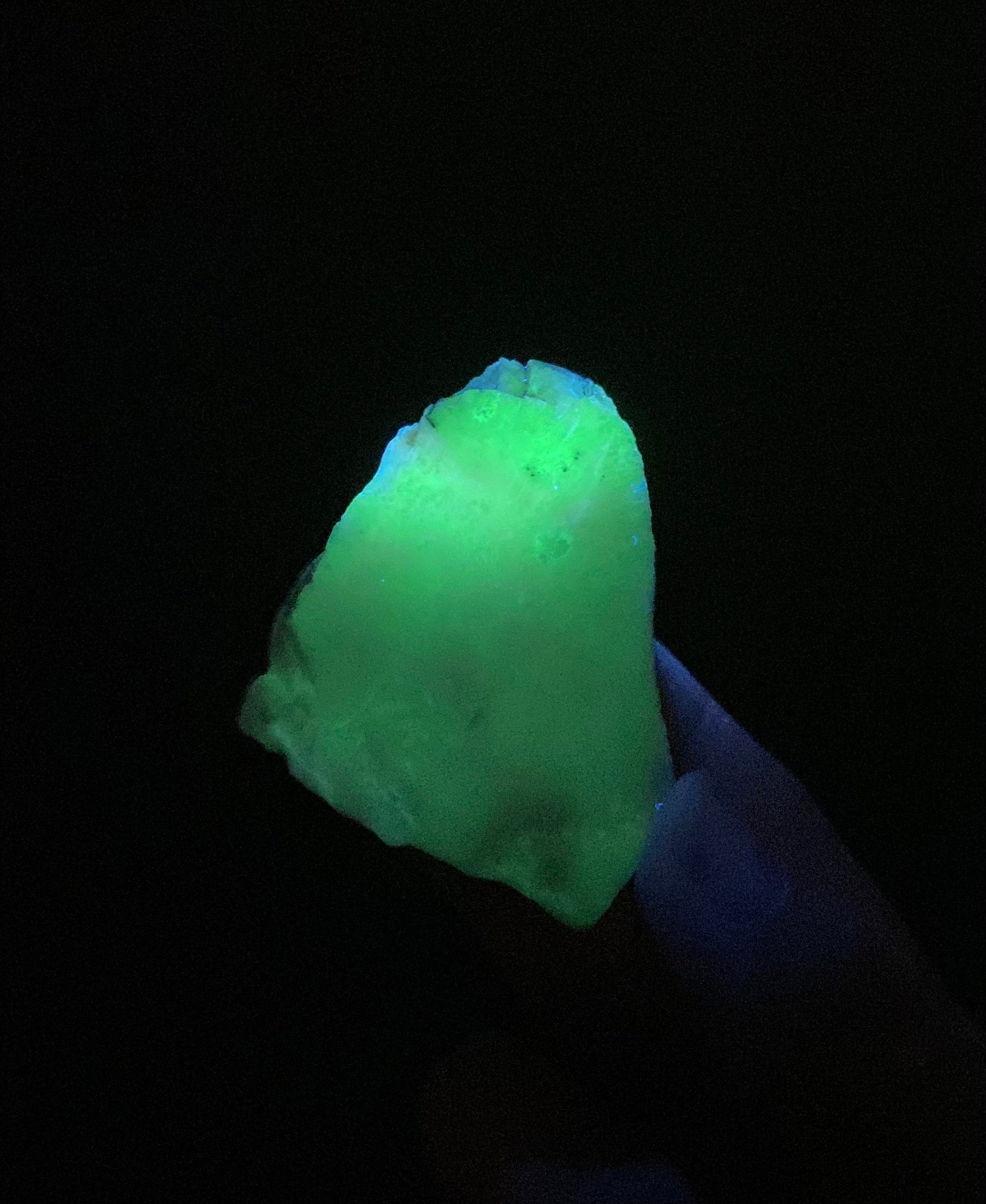 Fluorescent White Common Opal Rough Specimen from Turkey